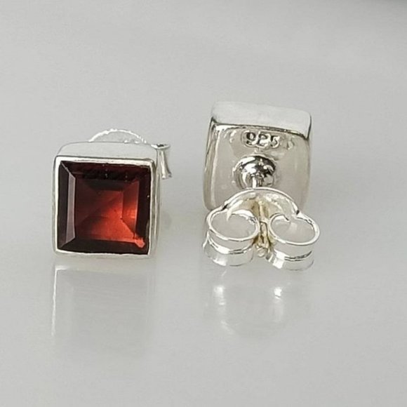Genuine Red GARNET Square GEMS 925 SILVER Stud Earrings, Square Red Garnet Stud - Picture 3 of 8